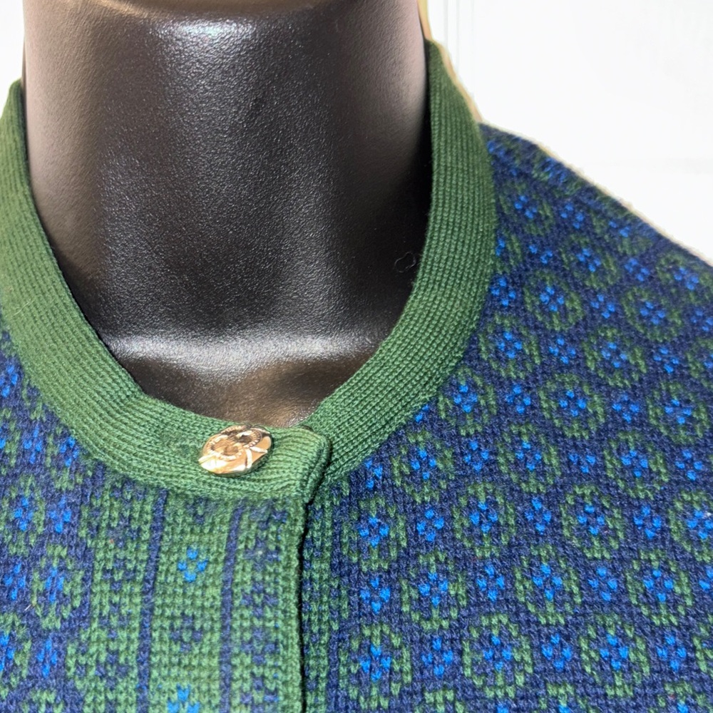 Vintage Catalina Jacquard Elegant Blue and Green Women's Sweater - Picture 3 of 10